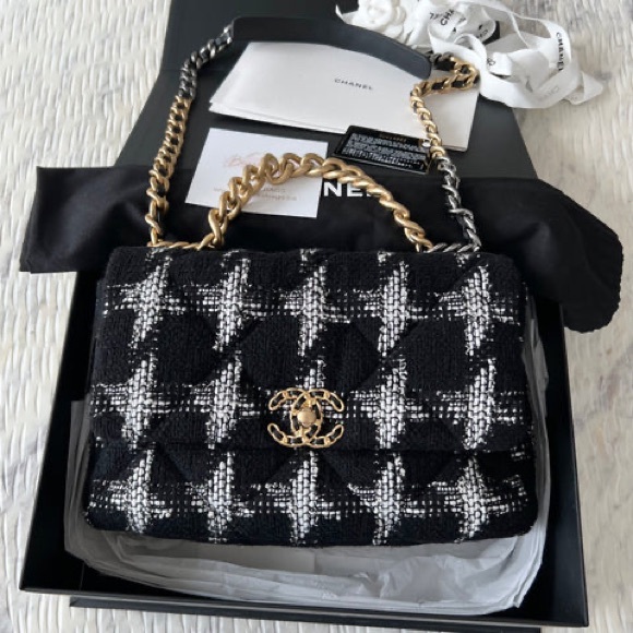 CHANEL 19 BAG (AUTHENTIC) - Picture 6 of 12